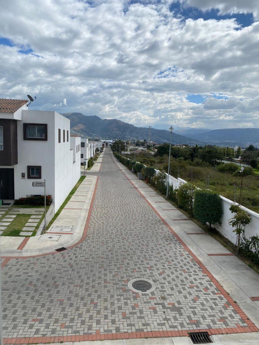 Vendo Casa de 125 m en Conjunto en Puembo — imagen 10