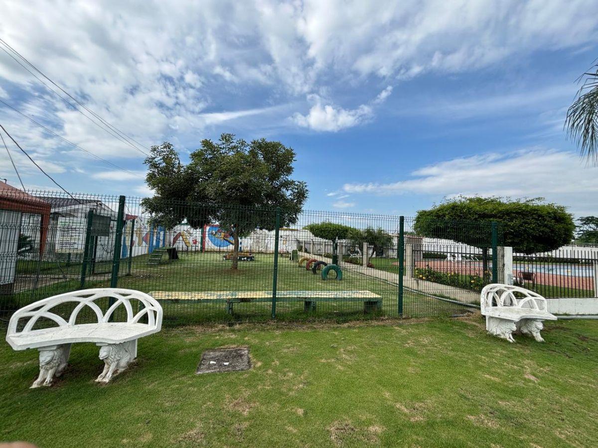 Casa en Venta Urbanizacion San Antonio - Lcorrea, Guayas — imagen 2