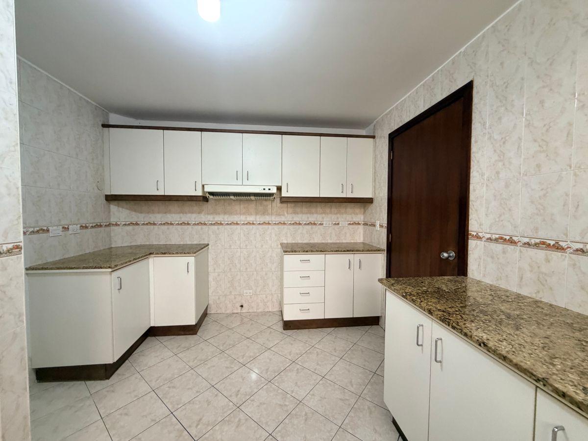 Casa en Venta Esquinera Carcelen 205 m² en Conjunto 4 Habitaciones — imagen 7
