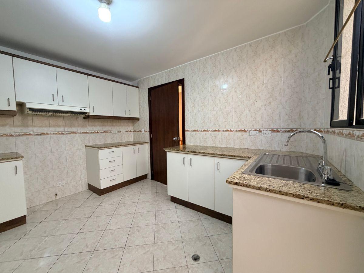 Casa en Venta Esquinera Carcelen 205 m² en Conjunto 4 Habitaciones — imagen 6