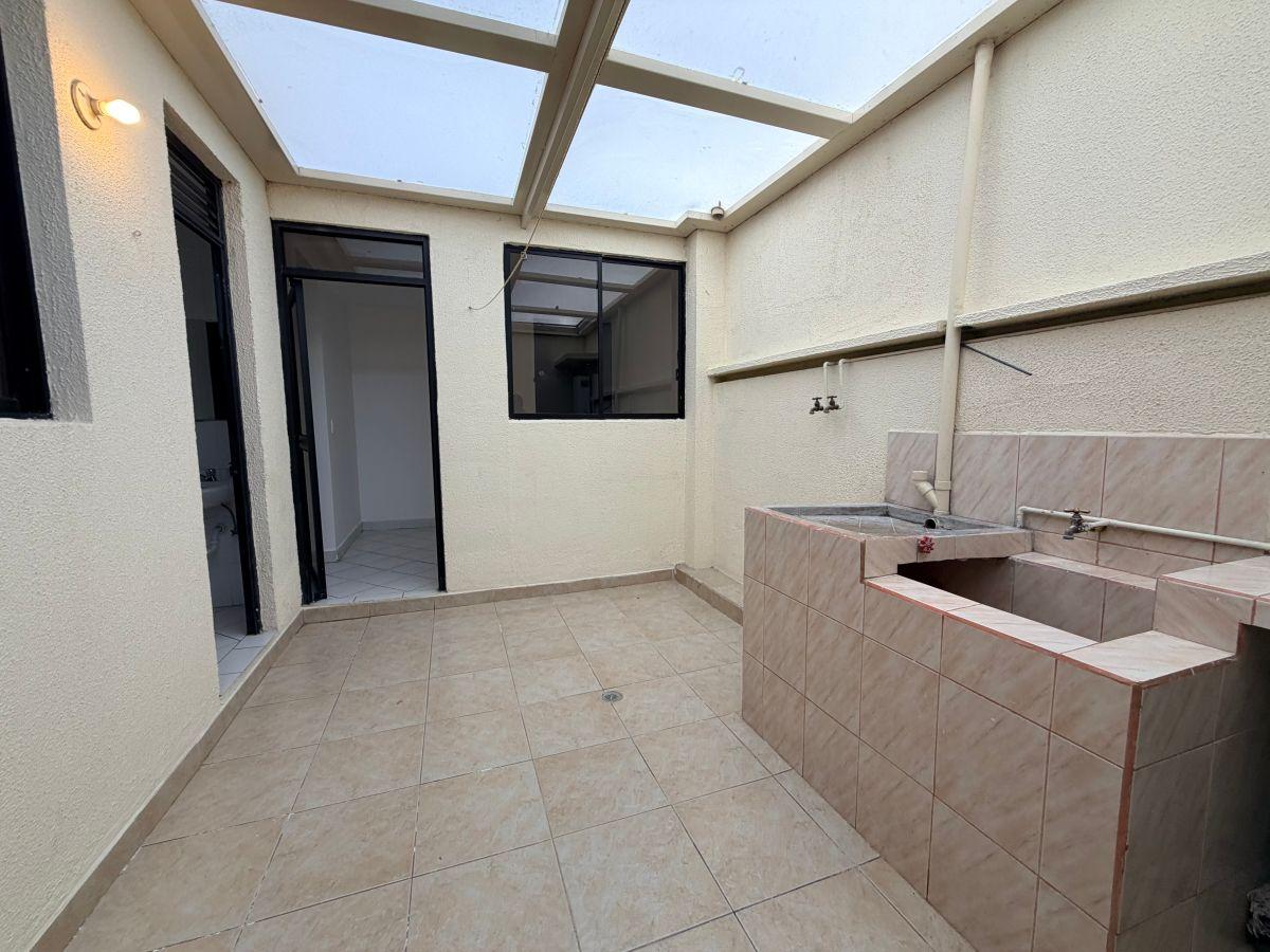 Casa en Venta Esquinera Carcelen 205 m² en Conjunto 4 Habitaciones — imagen 2