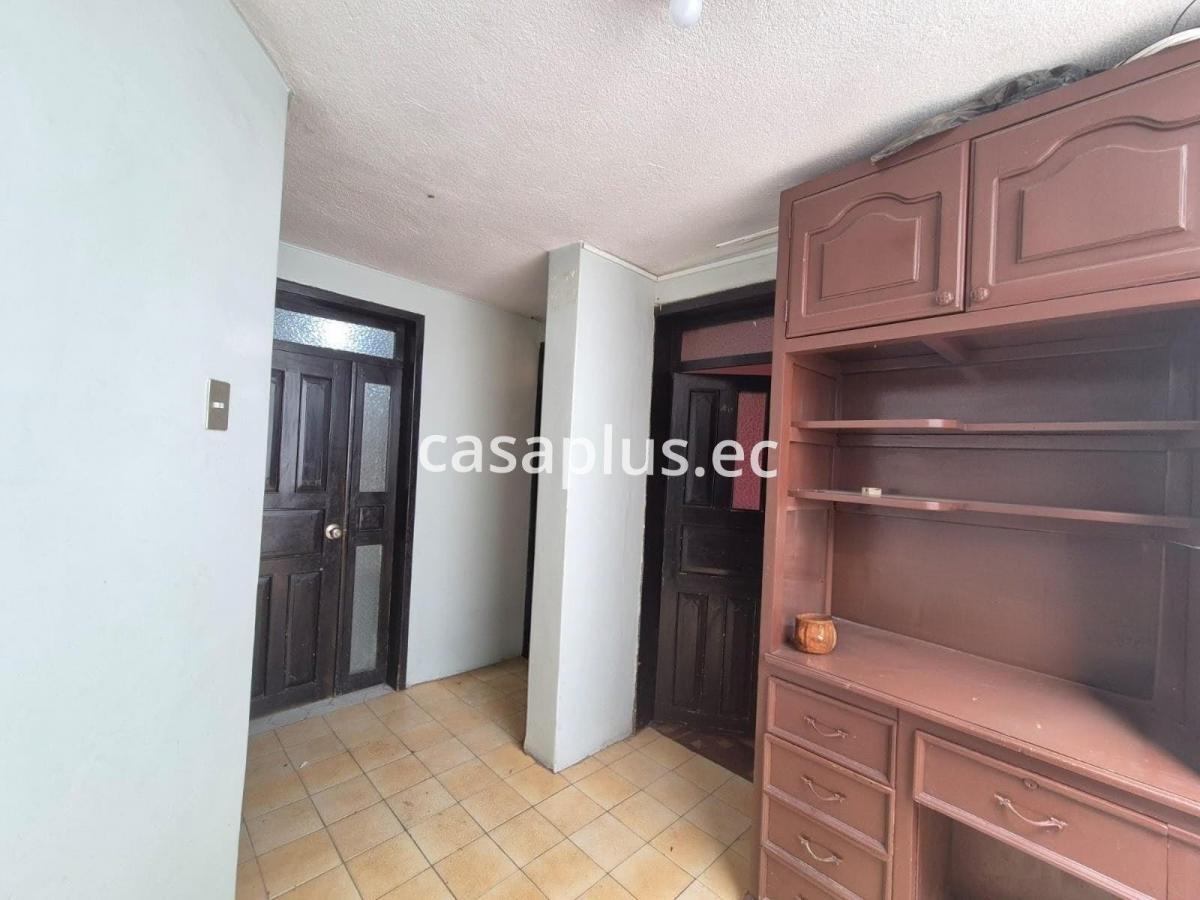 Edificio en Venta Frente a Centros Médicos en Latacunga, Cotopaxi — imagen 9