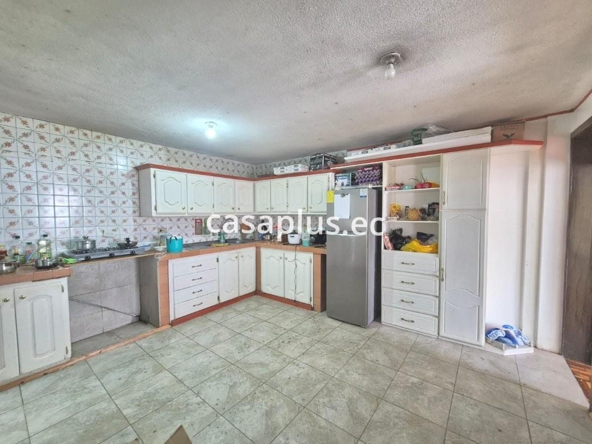 Edificio en Venta Frente a Centros Médicos en Latacunga, Cotopaxi — imagen 6