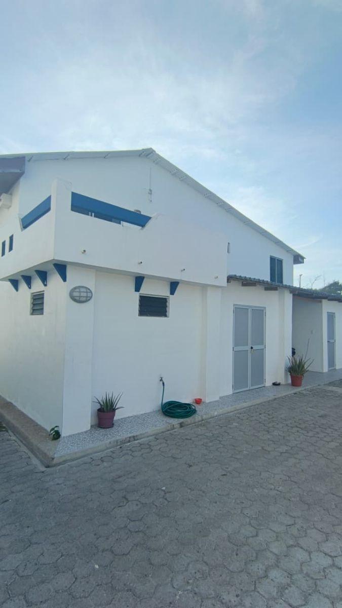 Casa con 720 m² y 4 Habitaciones en Venta en Punta Carnero con Vista Al Mar — imagen 2