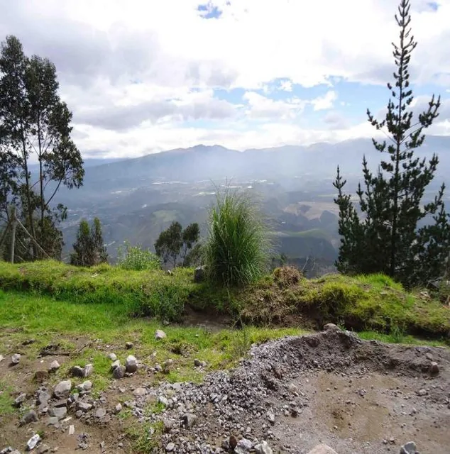 Foto de Terreno en Venta 90 m² Carcelén Urbanización Camino de Los Eucaliptos