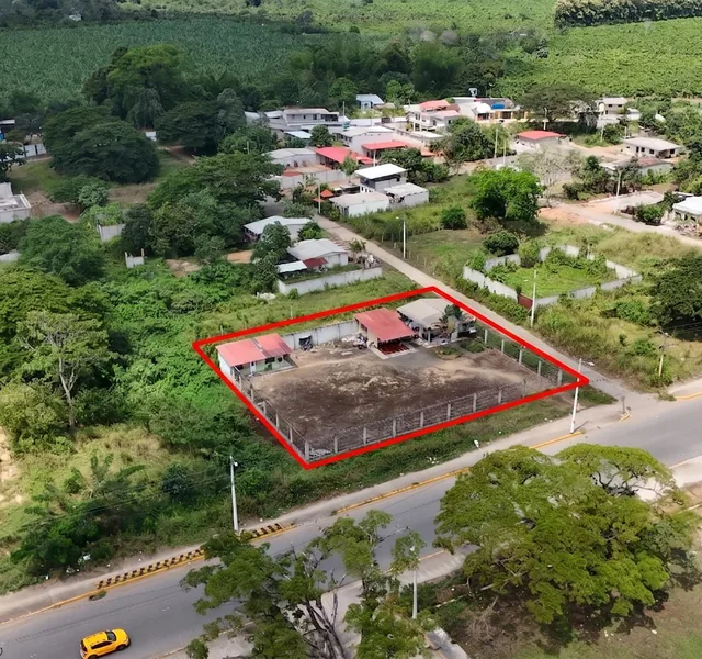 Foto de Santa Rosa, El Oro, Venta Terreno de 1.200 m² con Construcción, El Oro