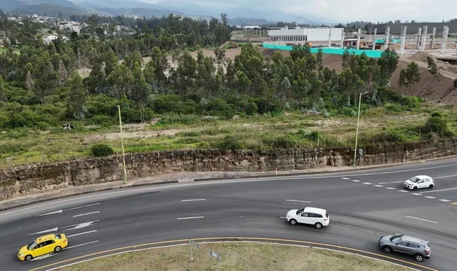 Foto de Terreno en Venta Sector Tababela, Comercial, Nueva Ruta Viva