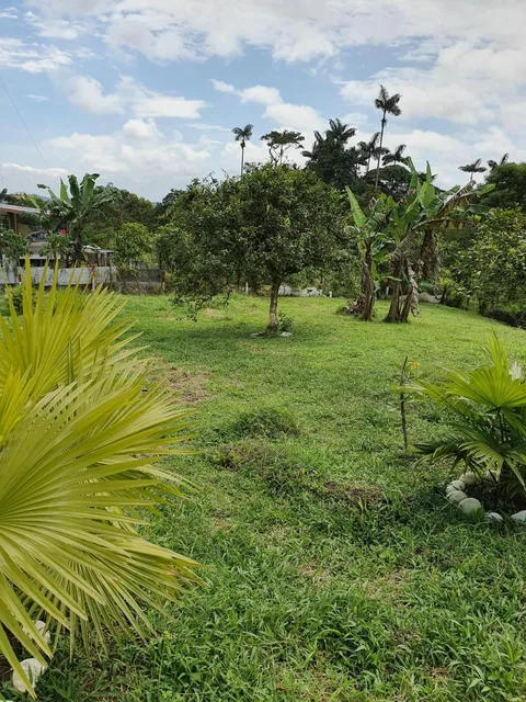 Foto de Lindo Lote de Terreno 346 m² Pedro Vicente Maldonado con Salida a 2 Calles. Provincia de Pichincha