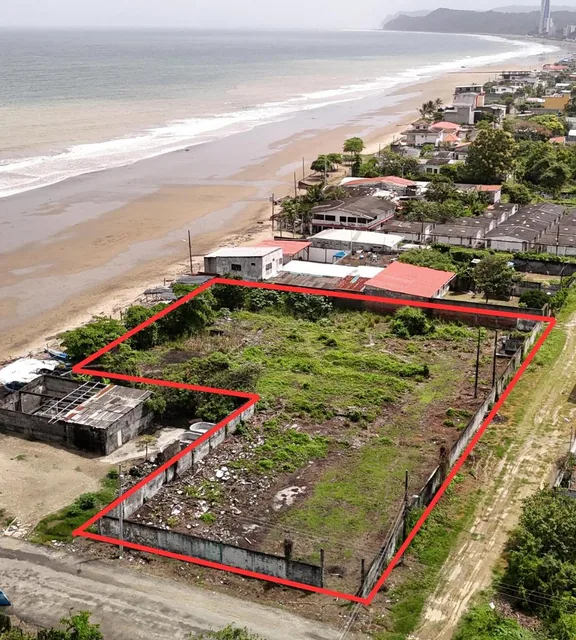 Foto de Terreno en Venta - Atacames / Frente Al Mar - J. Delgado