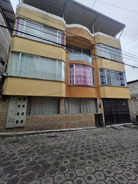 Foto de Venta Casa Ciudadela Ibarra 5 Departamentos