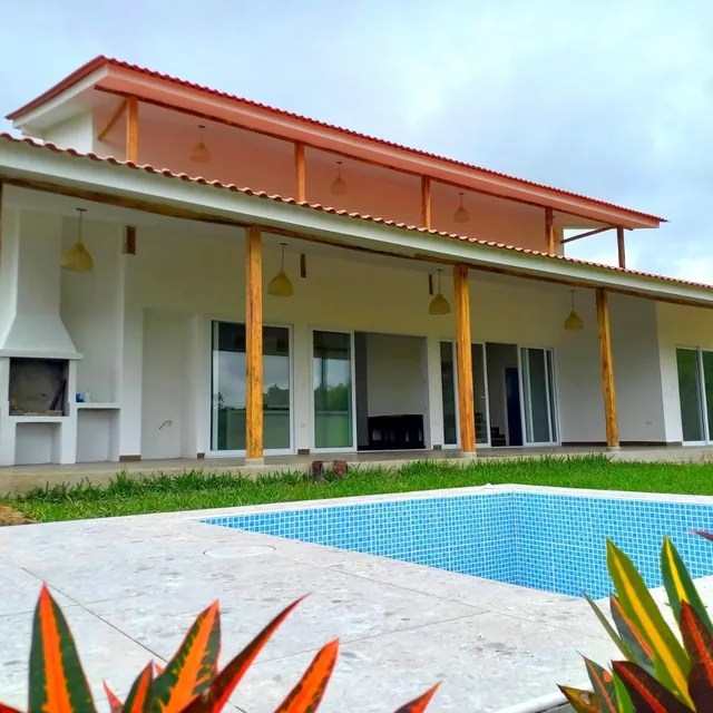 Foto de Vendo Espectacular Casa Campestre por Estrenar en Olón Vía San Vicente de Loja