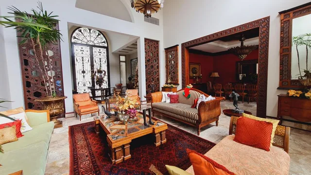 Foto de Casa en Venta Amplia, 3 Dorm. Cine, Piscina y Villa Independiente - Urb. El Cortijo, Samborondón, Guayas