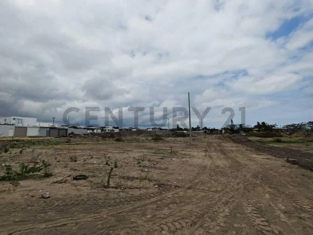 Foto de Terreno en Venta de 150 m² en Las Orquídeas – Manta, Manabí
