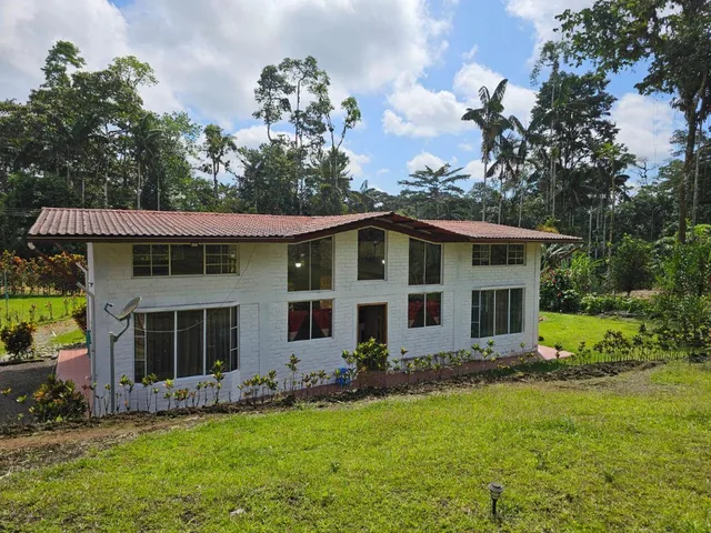 Foto de Casa en Venta – Urbanización Laureles I, Pedro Vicente Maldonado