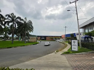 Foto de ¡Vendo! ¡último Local esquinero¡Planta Baja 87 m² en Plaza Diamante La Joya ¡Oportunidad!, Guayas