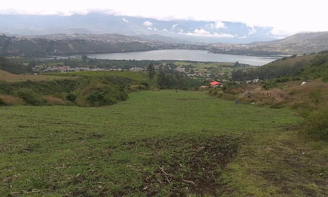 Foto de Terrenos en Venta Sector de Yahuarcocha, Imbabura