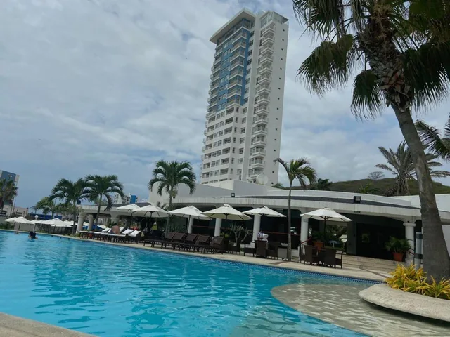 Foto de Departamento de Venta con Vista Al Mar, Amoblado Ocean Club - Playas, Guayas