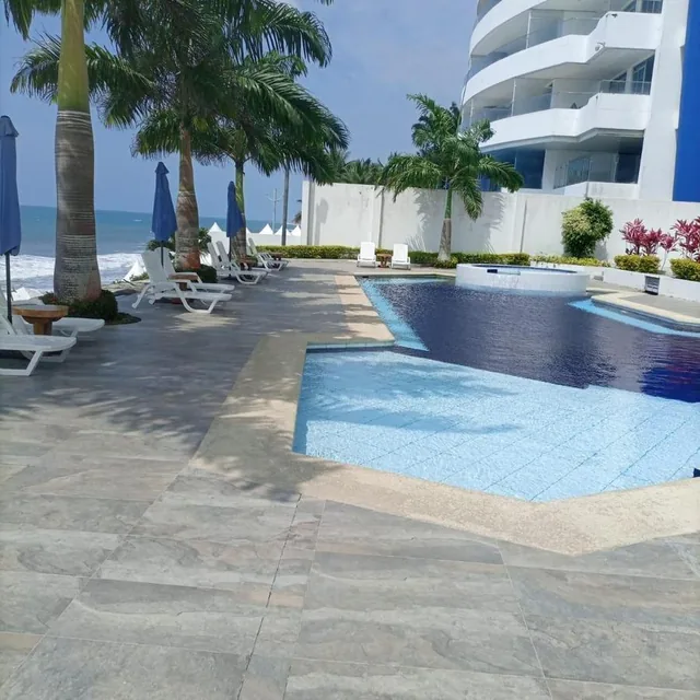 Foto de Departamento en Venta Frente Al Mar Tonsupa 150 m²