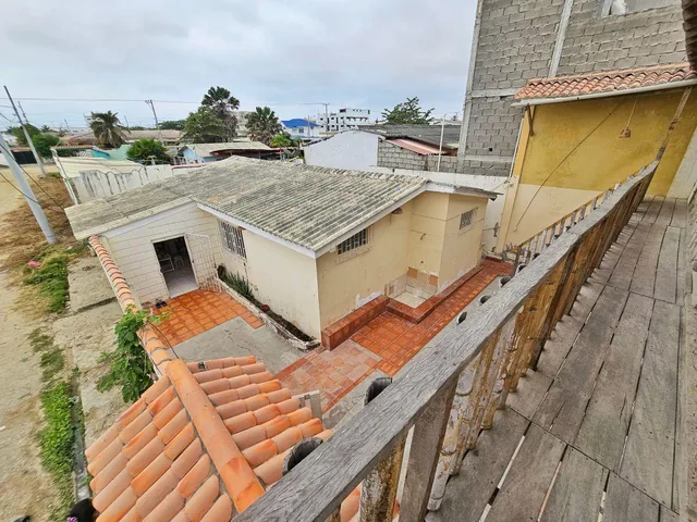 Foto de De Oportunidad Casa de 200 m² con 4 Habitaciones en Venta en La Milina Para Remodelar