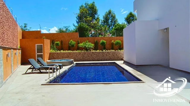Foto de San Juan de Cumbayá, Dentro de Urbanización Privada Departamento de Tres Dorm. con Terraza