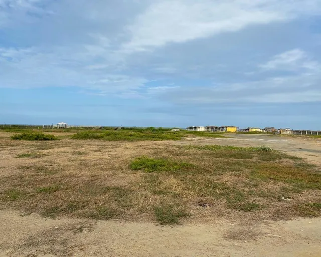 Foto de Venta de Terreno Macrolote - Playas, Guayas