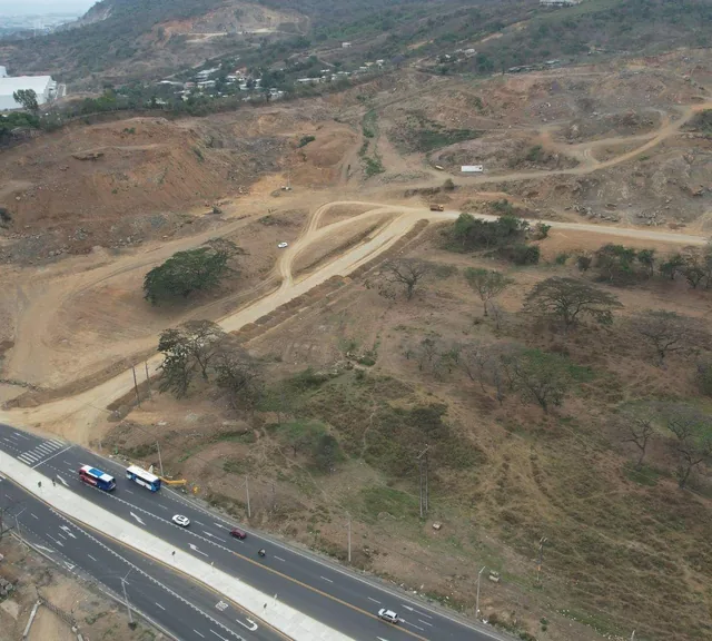 Foto de Terreno en Venta Via a Daule de 130.000 m², Guayas