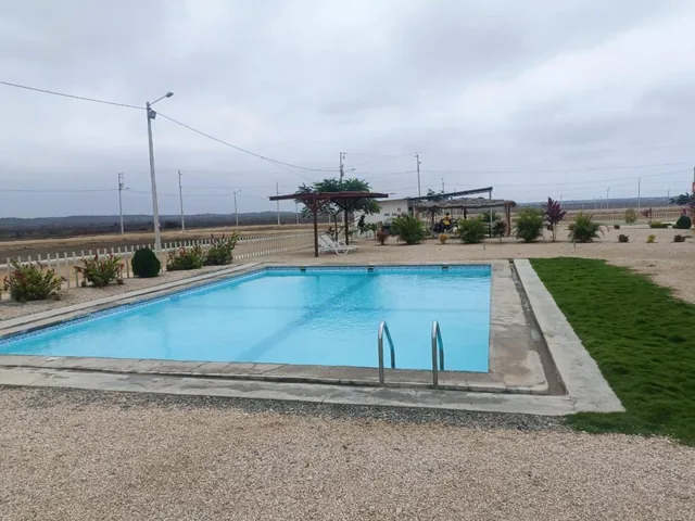 Foto de Vendo 2 Terrenos Km 3,5 Via Guayaquil - Santa Elena - L. Arias
