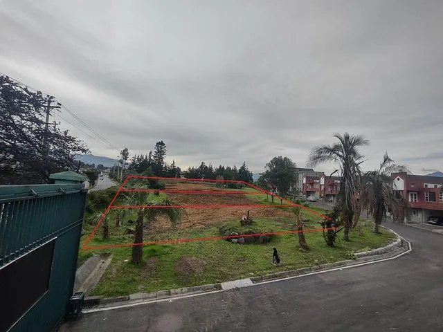 Foto de Rento 3 Lotes Comerciales de 2.500 m² c/u Sangolqui, Sector Colibri, con Frente a Av Gral Rumiñahui