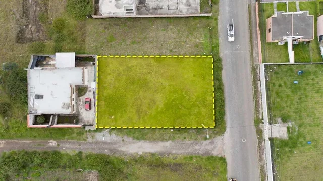 Foto de Terreno 713 m² en Venta, Caranqui - Ibarra, Imbabura