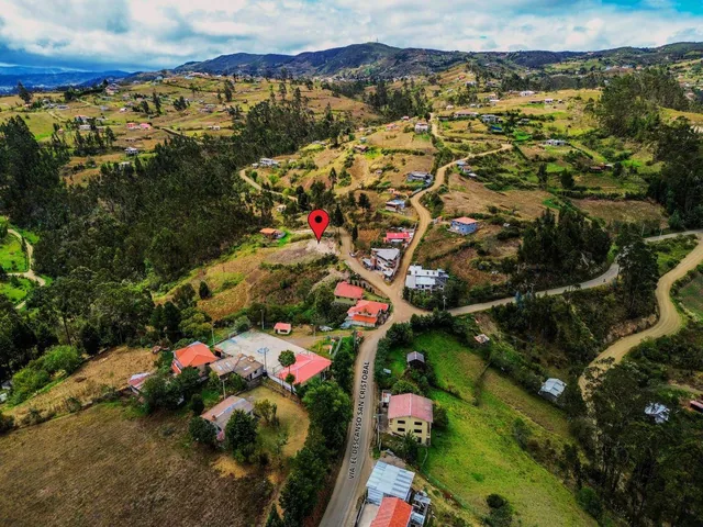Foto de En Venta Terreno de 1859 m² en San Cristobal Paute, Azuay