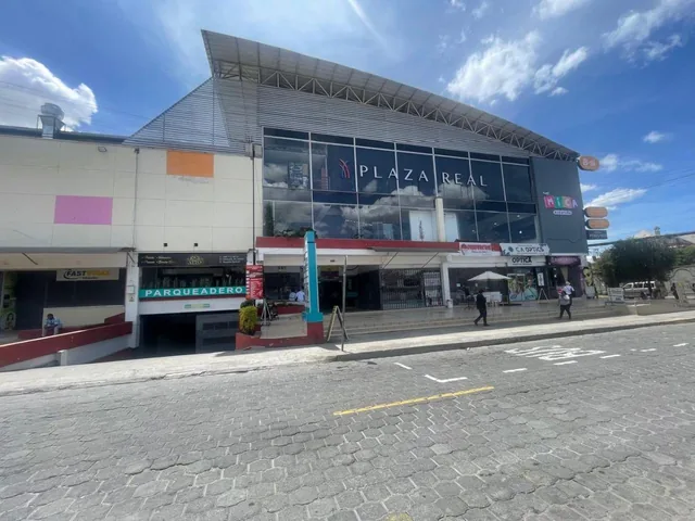Foto de Local Comercial en Venta Plaza Real Calderon