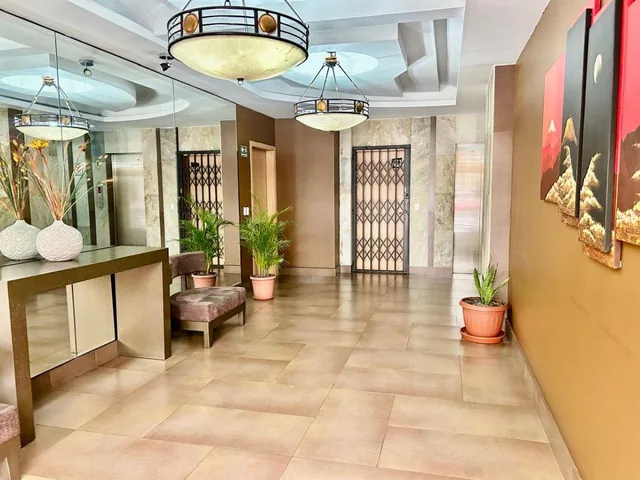 Foto de Departamento en Venta 3 Habitaciones 2 Parqueaderos en La 6 de Diciembre y de Los Fresnos