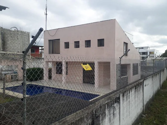 Foto de Bonita Casa en Tonsupa, con Piscina, a 3 Cuadras del Mar