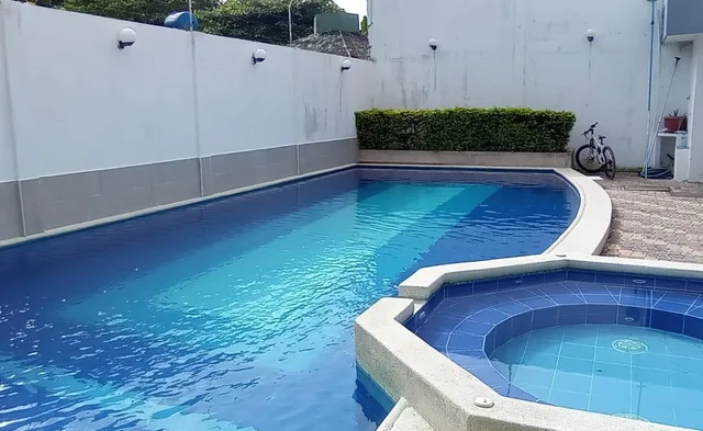 Foto de Departamento en Venta de 2 Habitaciones en Tonsupa Frente a La Piscina