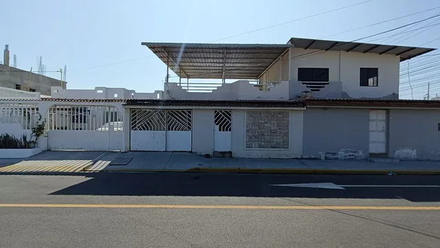 Foto de Vendo Casa con Amplia Terraza en Sector Costa Azul Salinas