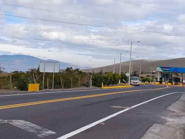 Foto de Terreno de 300.000 m² en Venta en Tabacundo