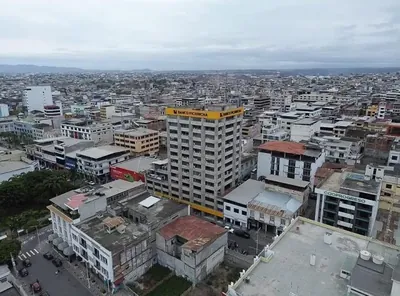 Foto de 4 Oficinas en Manta, Edificio Banco Pichincha, Calle 11, Manabí