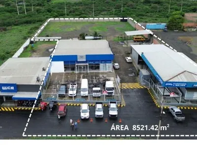 Foto de Local Comercial y Galpones de Venta en Montecristi, Manabí