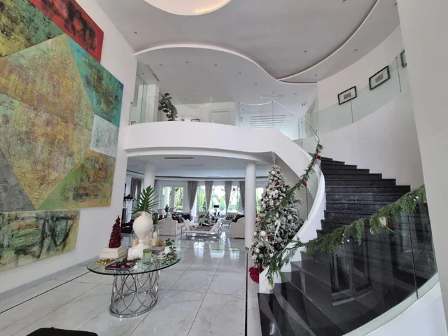 Foto de Mansion en Venta en Vía Samborondon. Vista Al Río 2ros Km, Guayas