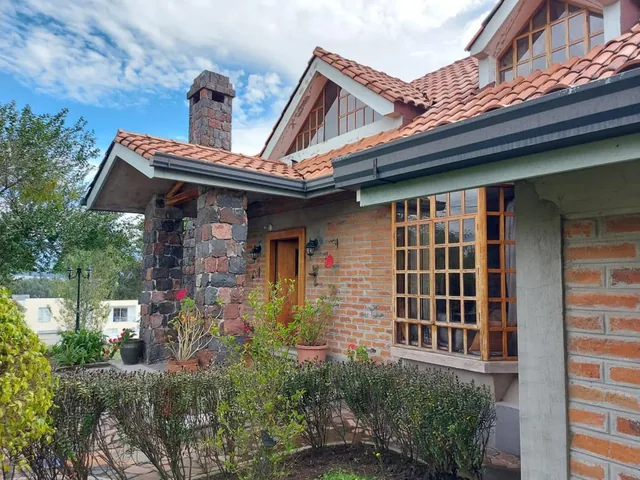 Foto de Casa con 2450 m² de Venta en Los Chillos