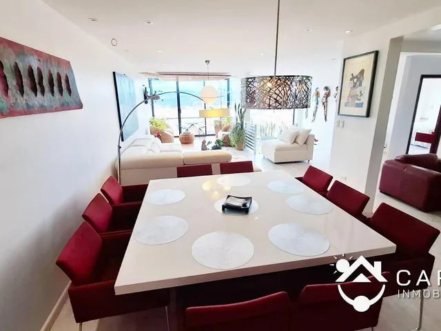 Foto de Amplio y Elegante Departamento en Venta, con Una Magnifica Vista Panorámica a La Ciudad, Azuay