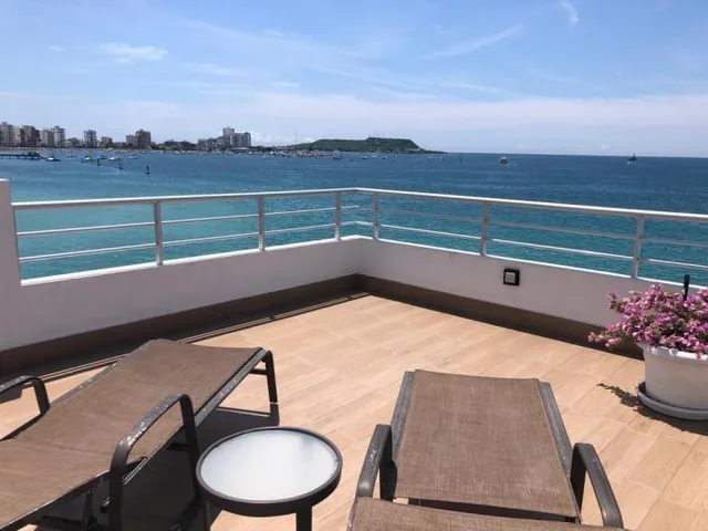 Foto de Departamento en Condominio Frente a Playa en San Lorenzo - Salinas