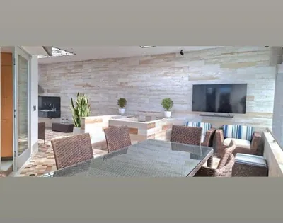 Foto de En El Rancho San Francisco Vendo Casa de Lujo. Provincia de Pichincha