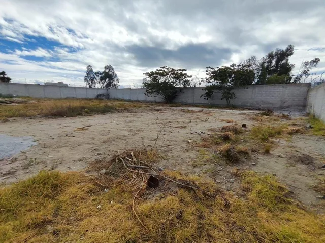 Foto de Arriendo 3500 m² Terreno Plano con Cerramiento Sector Calderón