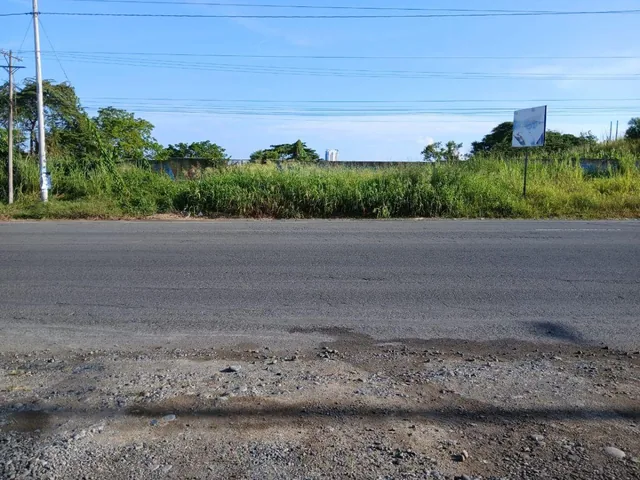 Foto de Terrenos de Venta en Tonsupa – Via del Spondylus. Provincia de Esmeraldas