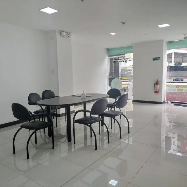 Foto de Venta Local Comercial Frente Al Centro Medico Asistanet