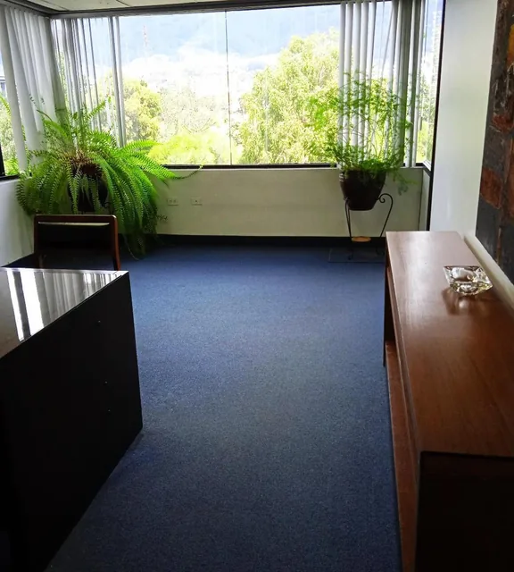 Foto de Bonitas y Funcionales Oficinas Ubicadas en La Carolina. Provincia de Pichincha