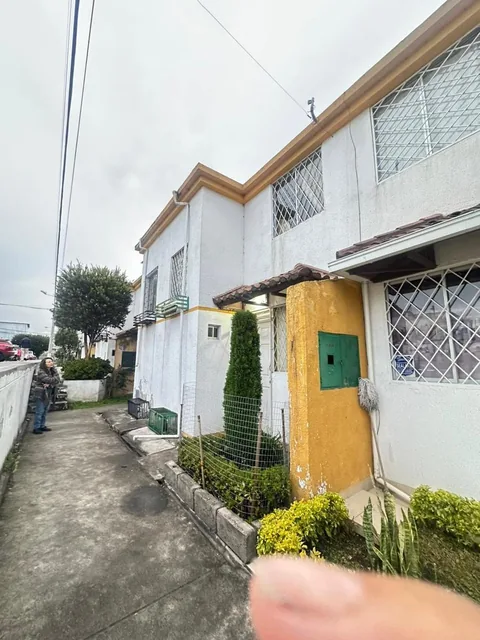 Foto de De Oportunidad Venta Casa en Conjunto Habitacional en San Jose de Moran