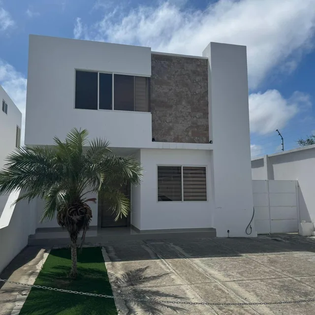 Foto de La Casa en Venta en La Urbanizacion Luxor, Manabí