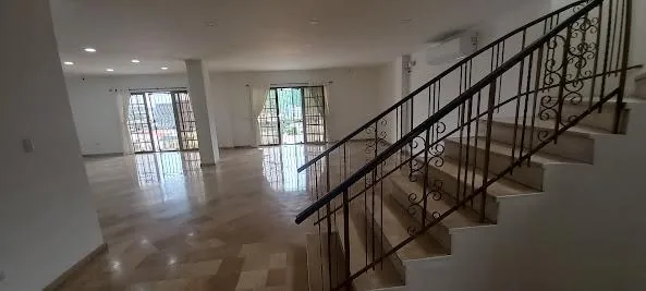 Foto de Departamento con Terraza Privada en Los Ceibos Urb. Las Cumbres Venta o Alquiler, Guayas